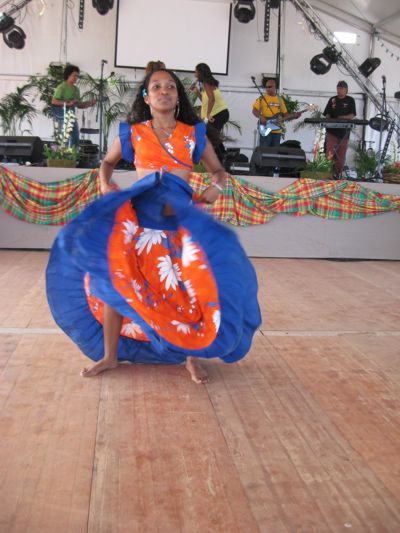 Ginette Doumont, peintre haïtienne et l´historien haïtien Carlo A. Celius