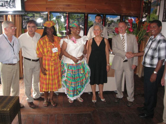 Ginette Doumont, peintre haïtienne et l´historien haïtien Carlo A. Celius