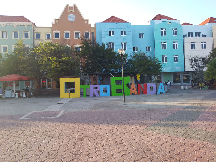 (Curacao)