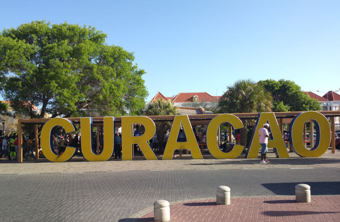 (Curacao)