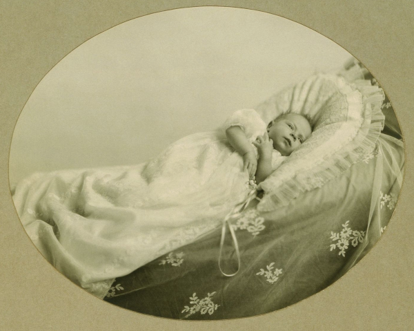 Elizabeth of York aged five weeks