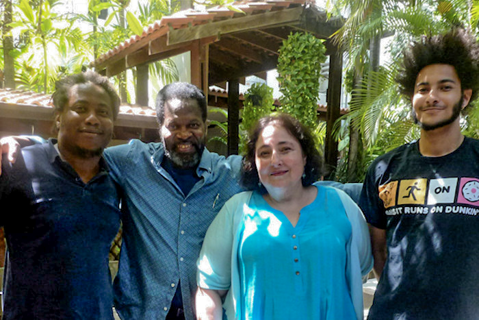 Jill, Jonah & Eddy Toussaint Tontongi avèk James Darbouze, jiyè 2016. Jill, Jonah & Eddy Jill, Jonah & Eddy Toussaint Tontongi avèk James Darbouze, jiyè 2016.