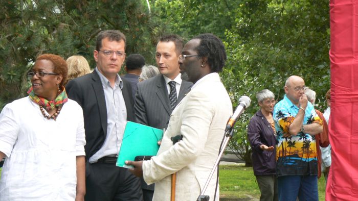 Tony Mardaye et le maire