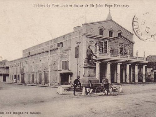 Teat Port-Louis
